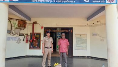 Photo of थाना प्रभारी कपिल देव चंद्र के नेतृत्व में मोहला पुलिस ने  की कच्ची महुआ शराब पर कारवाही