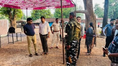 Photo of कलेक्टर, पुलिस अधीक्षक व वनमण्डलाधिकारी ने औंधी क्षेत्र का संयुक्त भ्रमण कर सुरक्षा व्यवस्था, मतदान गतिविधियों का लिया जायजा