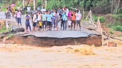 Photo of मानपुर मुख्यालय से कई गांव का संपर्क टूटा