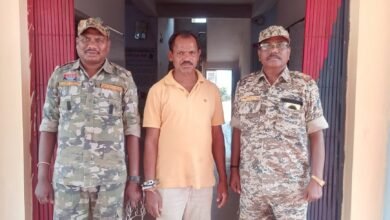 Photo of शराब कोचियों पर नकेल कसने खडगांव पुलिस  की ताबड़तोड़ कार्यवाही।