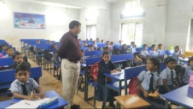 Photo of जिला शिक्षा अधिकारी फ़त्तेराम कोसरिया ने खड़गांव  स्वामी आत्मानंद स्कूल का निरीक्षण किया।