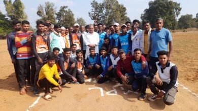 Photo of मोहला मानपुर विधायक इंद्रशाह मांडवी ने मिचगांव में क्रिकेट प्रतियोगिता का समापन समारोह में शामिल हुए