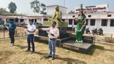 Photo of अपर कलेक्टर  विजेंद्र सिंह पाटले ने जिला कार्यालय के अधिकारी कर्मचारियों को नशा मुक्ति की शपथ दिलाया