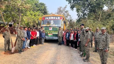 Photo of पानबरस 44वीं वाहिनी, भारत तिब्बत सीमा पुलिस बल के तत्वाधान मे श्याम शाह नवीन कालेज, मानपुर  आदिवासी प्रतिभागियों को भारत भ्रमण अभियान के तहत दिल्ली भेजा