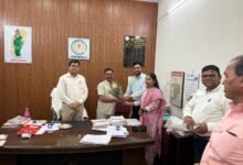 Photo of मोहला तहसील कार्यालय में सेवानिवृत्त होने पर शंभूराम साहु को दी गई विदाई