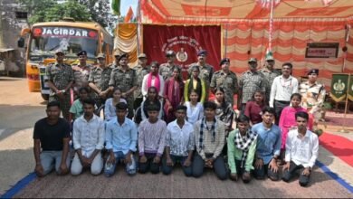 Photo of मानपुर आईटीबीपी ने मोहला-मानपुर के 20 जनजातीय युवाओं के दल को शैक्षिक भ्रमण के लिए मुंबई रवाना किया