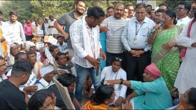 Photo of मोहला में किसानों की हुंकार: मुआवजा, कर्ज़ माफी और धान खरीदी पर गरजा जनसैलाब