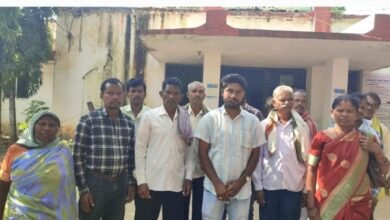 Photo of मोहला ब्लाक के क्षेत्र बोगाटोला के ग्रामीणों ने कोटवार के खिलाफ कलेक्टर को सौंपा शिकायतपत्र