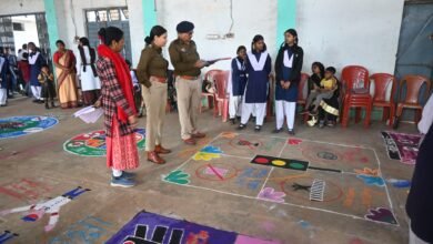 Photo of राष्ट्रीय सड़क सुरक्षा माह 2026 जिला मुख्यालय मोहला में यातायात विभाग द्वारा रंगोली प्रतियोगिता का किया आयोजन