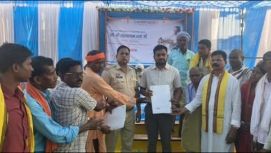 Photo of मोहला…… पानाबरस राज के जमींदार और आदिवासी समाज की आवाज रहे जननायक लाल श्याम शाह महाराज (बड़े महराज) की पुण्यतिथि 10 मार्च पर जिला मुख्यालय मोहला में भव्य कार्यक्रम का आयोजन किया गया।