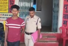 Photo of थाना प्रभारी खोमन भंडारी के नेतृत्व में गोटाटोला पुलिस स्टॉप ने की अवैध शराब पर कार्रवाई, 30 पौवा अंग्रेजी शराब के साथ एक आरोपी गिरफ्तार